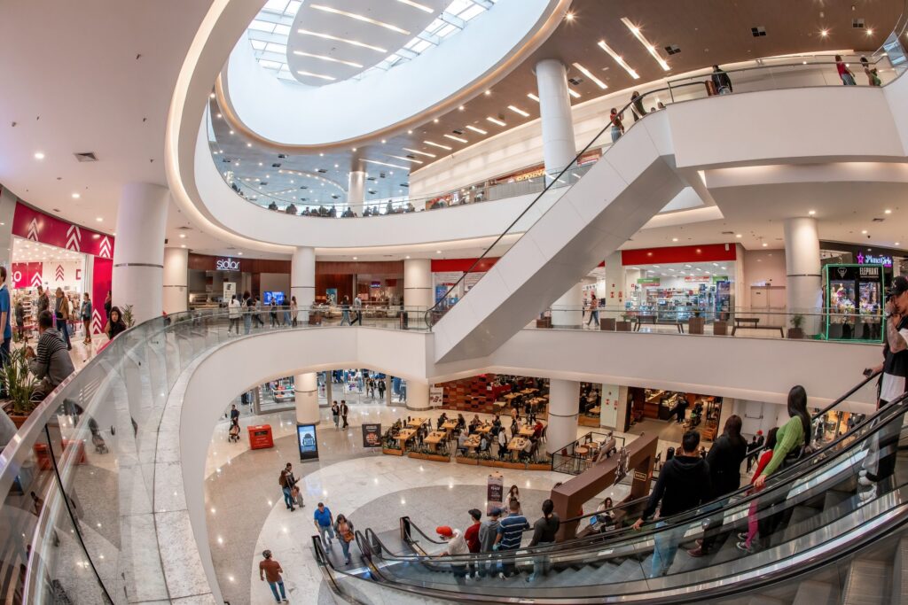 SYN adota inteligência artificial generativa nos shoppings para elevar eficiência e aprimorar a experiência do consumidor