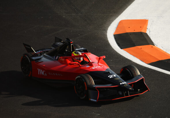 Fórmula E: Jake Dennis lidera treino livre para 150ª corrida do campeonato 100% elétrico; Felipe Drugovich foi 17º